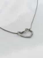 گردنبد زنانه قلب رنگ نقره ای برند Stainless Steel