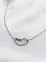 گردنبد زنانه قلب رنگ نقره ای برند Stainless Steel