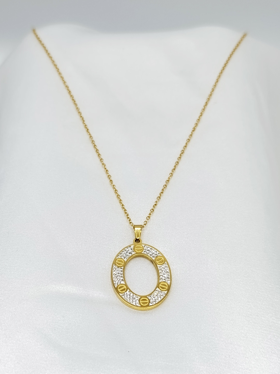 گردنبد زنانه بیضی طلایی برند Stainless Steel گردنبد زنانه بیضی طلایی برند Stainless Steel