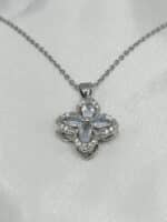 گردنبد گل نگین دار برند Stainless Steel