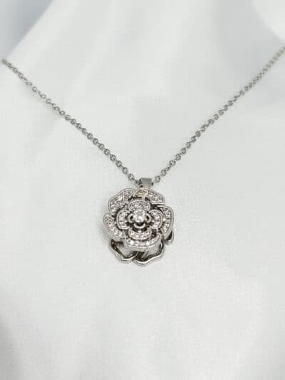 گردنبد گل رز نگین دار برند Stainless Steel