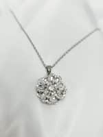 گردنبد گل گردان نگین دار برند Stainless Steel