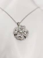 گردنبد گل گردان نگین دار برند Stainless Steel