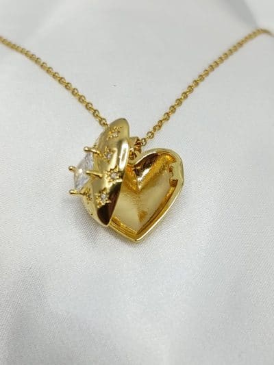 گردنبد قلب طلایی نگین دار برند Stainless Steel