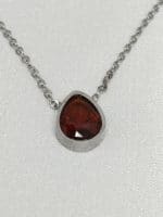 گردنبد نقره ای قطره نگین دار برند ژوپینگ