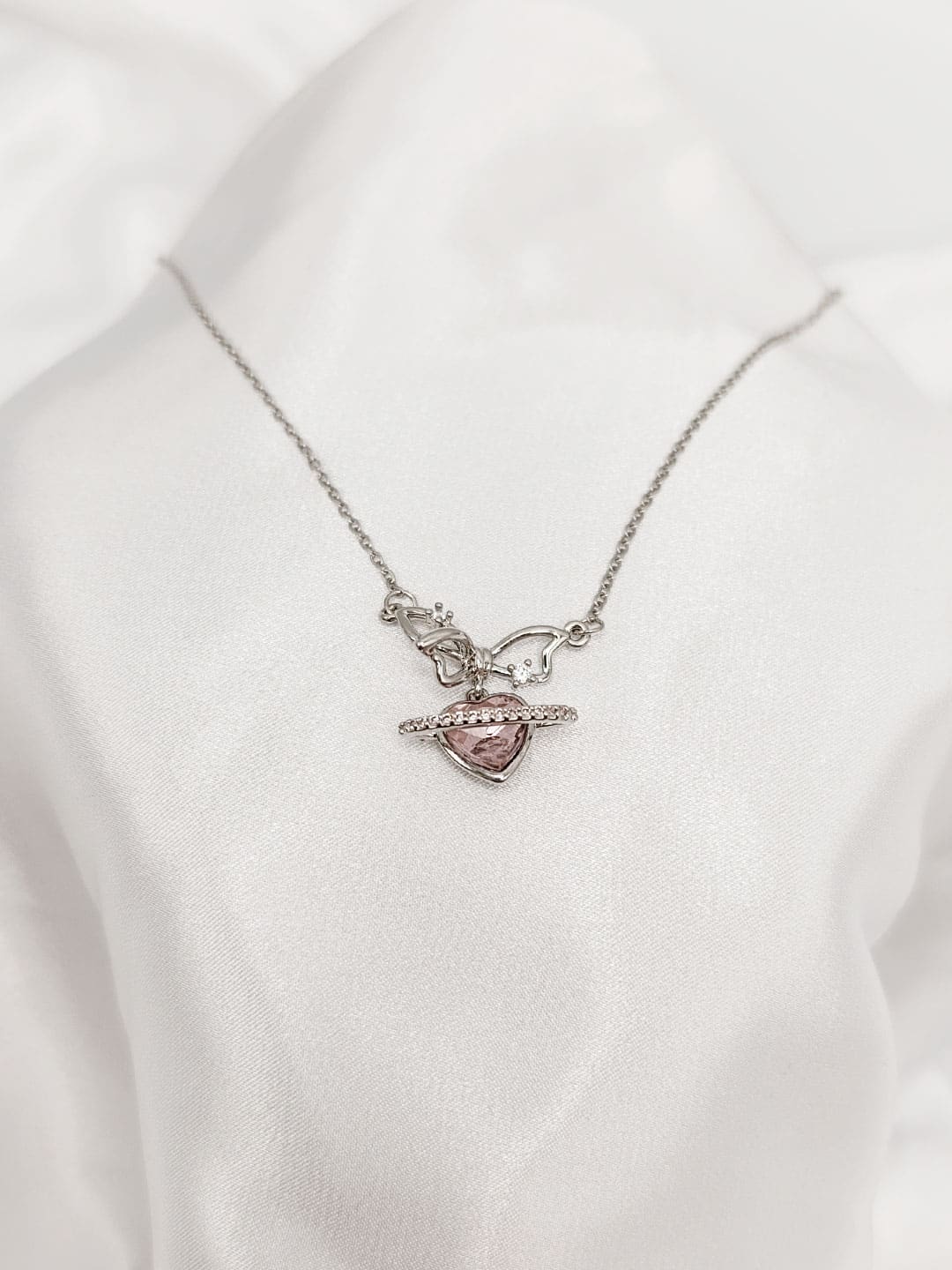 گردنبد نقره ای قلب نگین دار برند Stainless Steel گردنبد نقره ای قلب نگین دار برند Stainless Steel