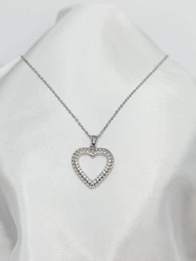 گردنبد رنگ نقره ای قلب نگین دار برند Stainless Steel