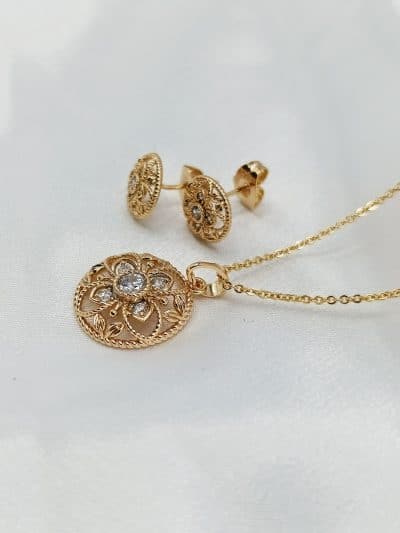 نیم ست زنانه با گوشواره های سوزنی