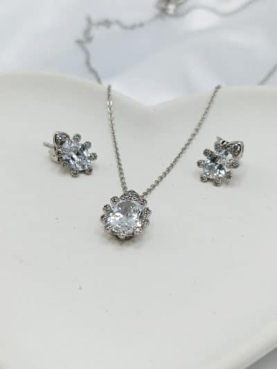 نیم ست زنانه و دخترانه نقره با نگین درخشان طرح گل 222